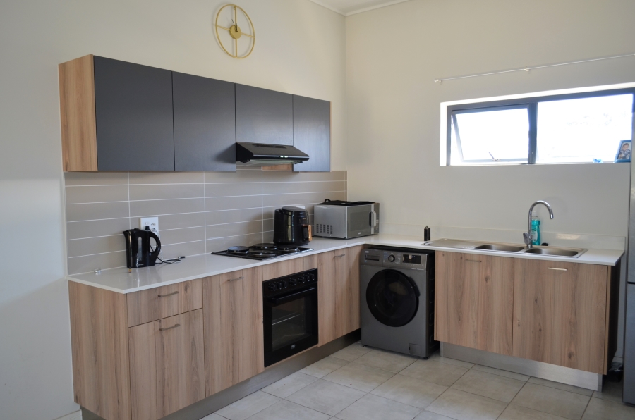 To Let 2 Bedroom Property for Rent in Admirals Park Western Cape